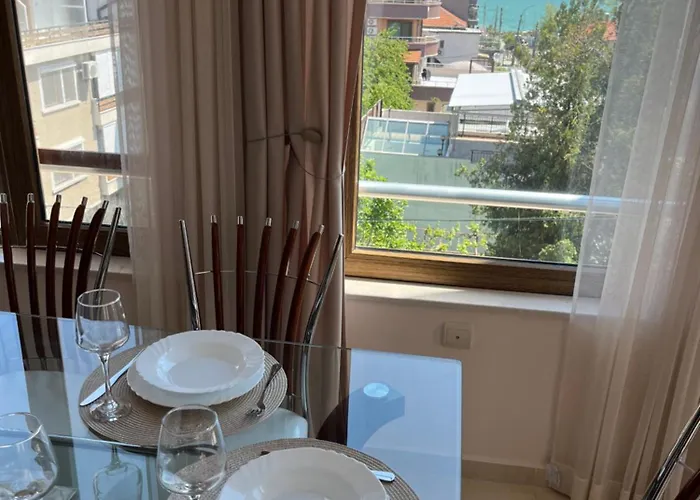 сарафово холидейс * Burgas City